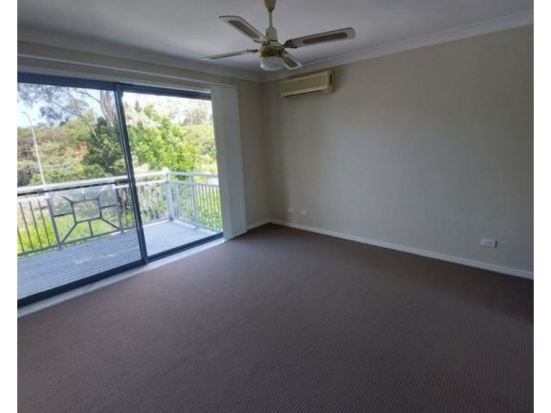 6/2 Studio Drive, Pacific Pines QLD 4211