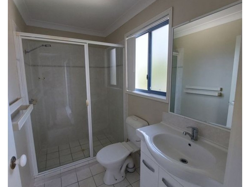 6/2 Studio Drive, Pacific Pines QLD 4211