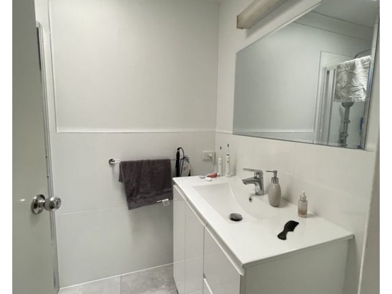 Unit 5 14 Kensington Pl, Birkdale QLD 4159