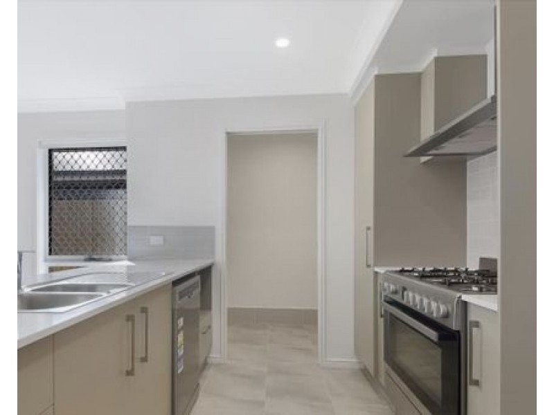 10 Kandra Close, Pallara QLD 4110