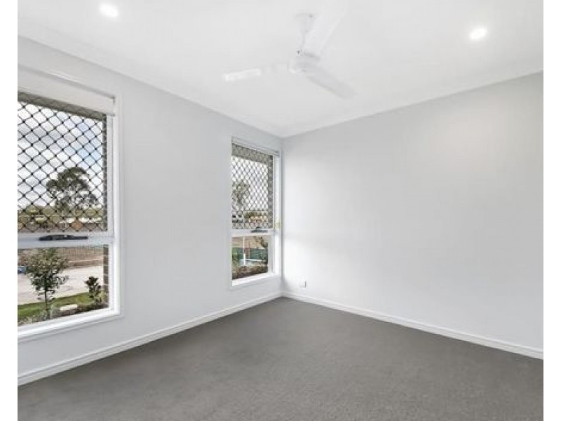 10 Kandra Close, Pallara QLD 4110