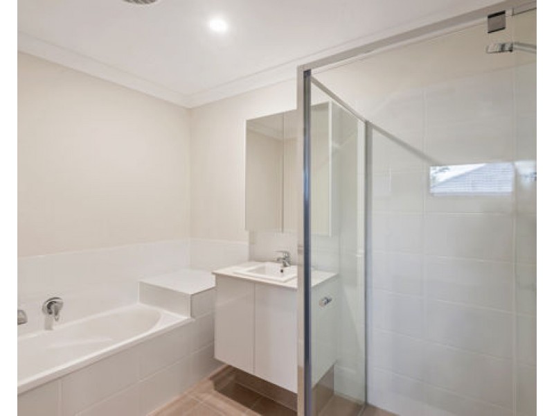 28/9 Springfield College Drive, Springfield QLD 4300