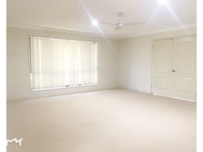 8 Rix Drive, Upper Coomera QLD 4209