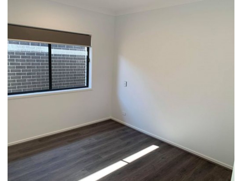 42 Verday Cres, Pallara QLD 4110