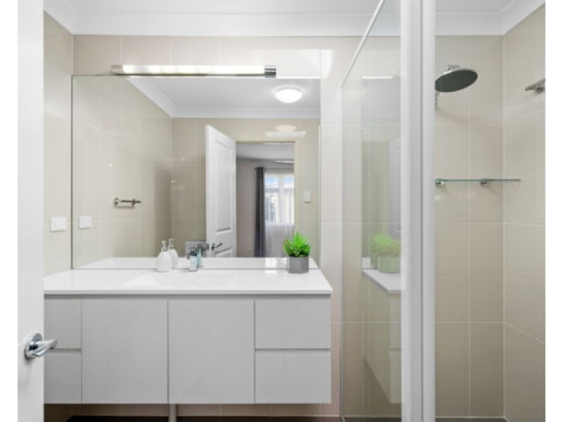 230 Wishart Road, Wishart QLD 4122