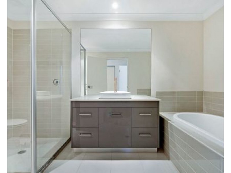 2 Bourton Rd, Merrimac QLD 4226