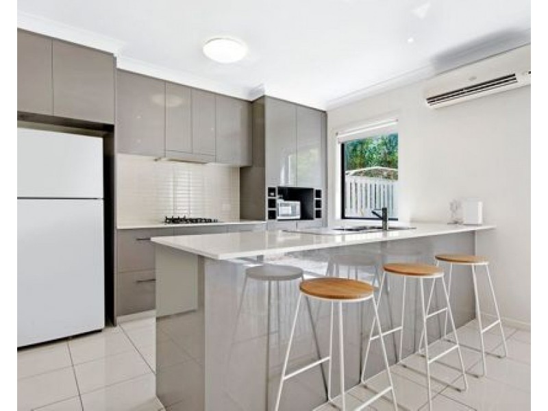 2 Bourton Rd, Merrimac QLD 4226