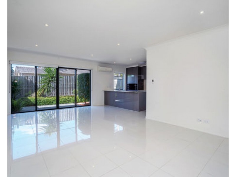 2 Bourton Rd, Merrimac QLD 4226