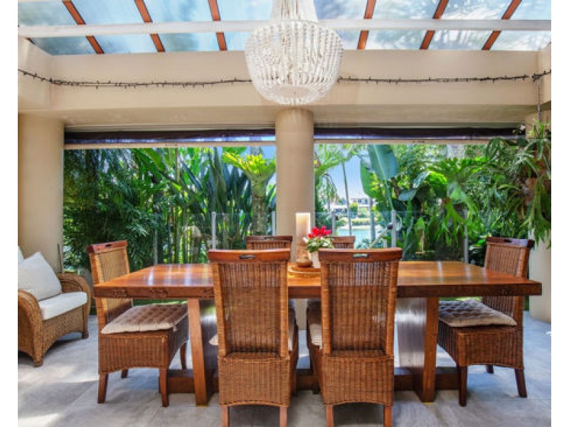 4/125 Santa Cruz Blvd , Clear island waters, Clear Island Waters QLD 4226