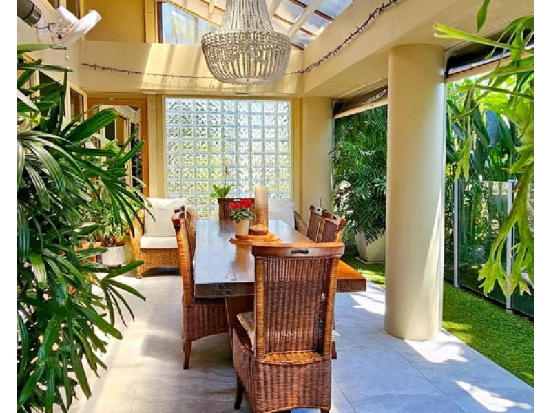 4/125 Santa Cruz Blvd , Clear island waters, Clear Island Waters QLD 4226