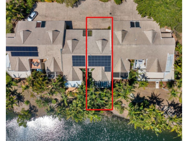 4/125 Santa Cruz Blvd , Clear island waters, Clear Island Waters QLD 4226