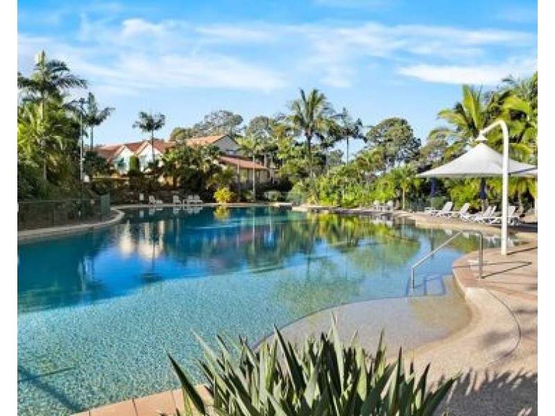 4/125 Santa Cruz Blvd , Clear island waters, Clear Island Waters QLD 4226