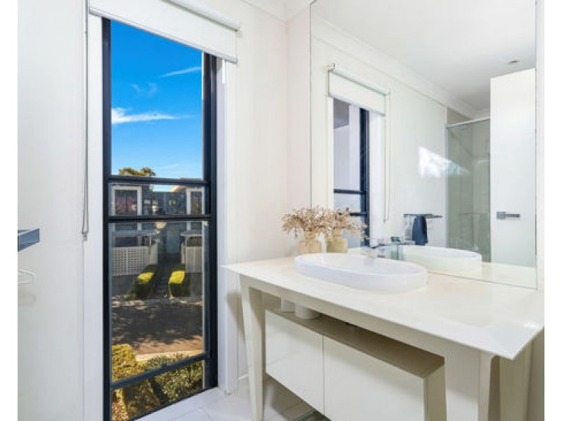 137 North Hill Drive Robina, Robina QLD 4226