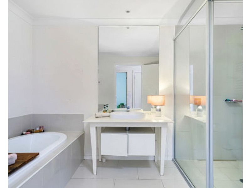 137 North Hill Drive Robina, Robina QLD 4226