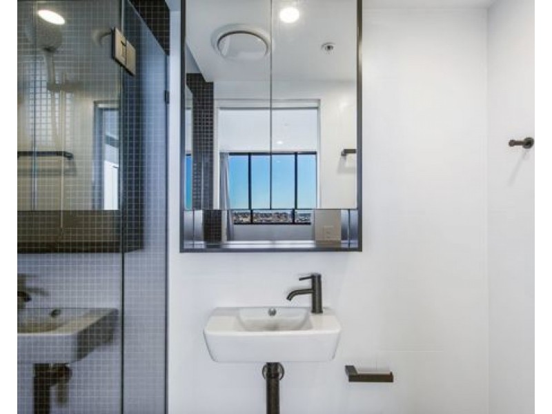 707/19 Deshon St, Woolloongabba QLD 4102