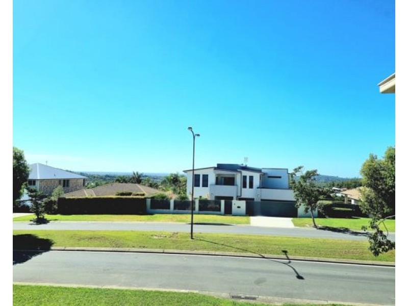 27/1 McAuley Parade, Pacific Pines QLD 4211