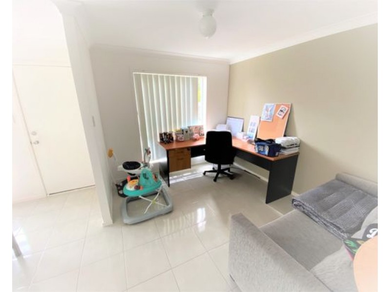 27/1 McAuley Parade, Pacific Pines QLD 4211