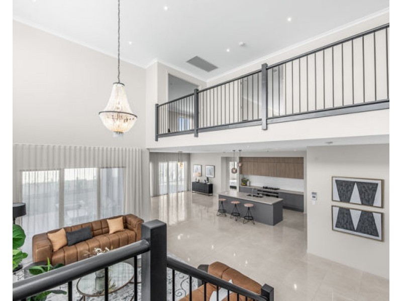 8822 The Point Circuit, Hope Island QLD 4212