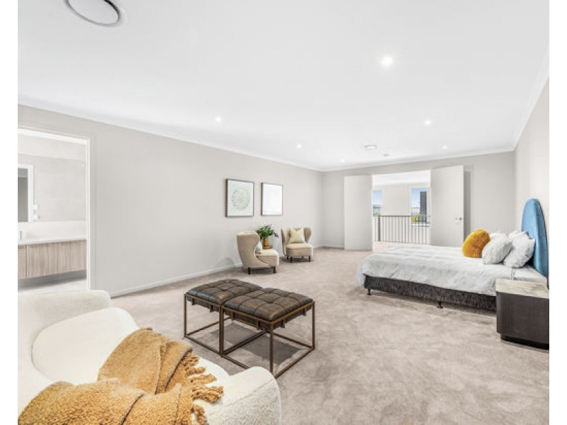 8822 The Point Circuit, Hope Island QLD 4212