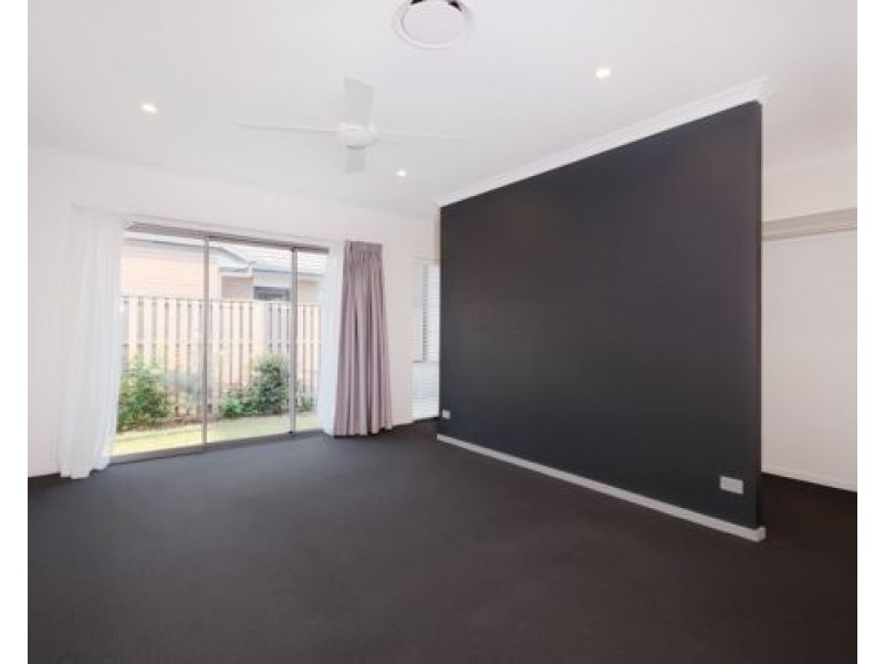 14 Belconnen Drive, Pimpama QLD 4209