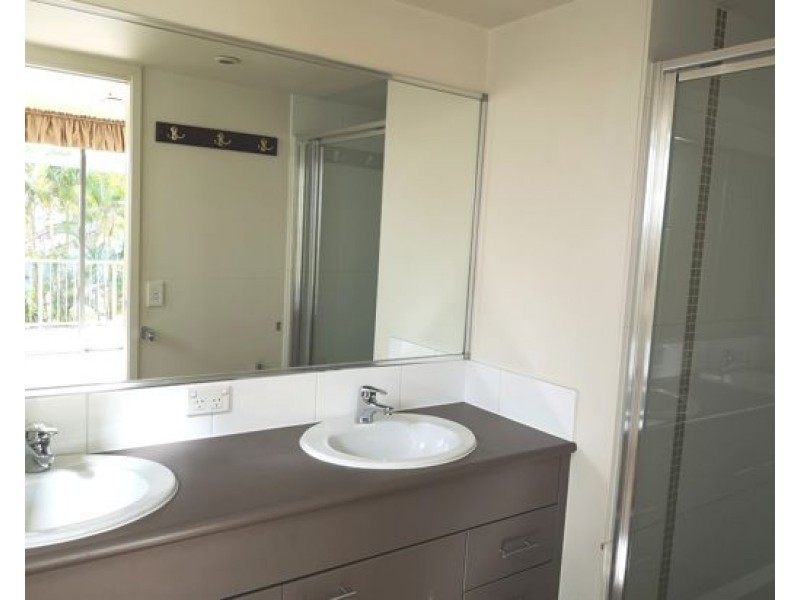 20/1 Acacia Court, Robina QLD 4226