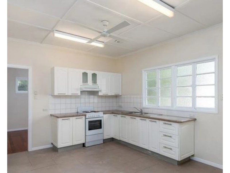 96 Ainsworth Street, Salisbury QLD 4107