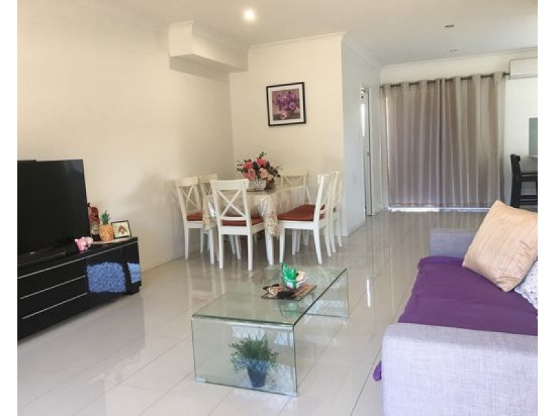 30 Girraween Cres, Parkinson QLD 4115