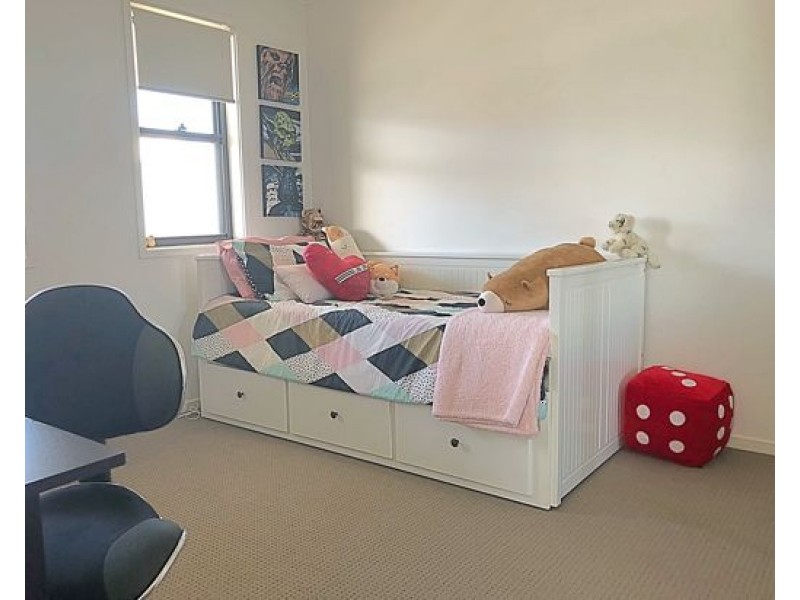 30 Girraween Cres, Parkinson QLD 4115