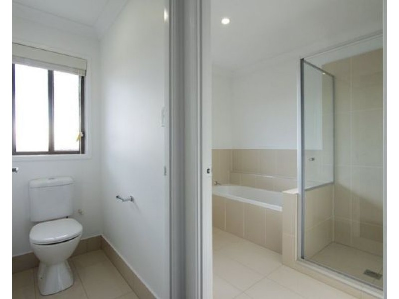 30 Girraween Cres, Parkinson QLD 4115