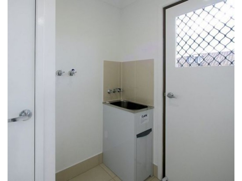 30 Girraween Cres, Parkinson QLD 4115