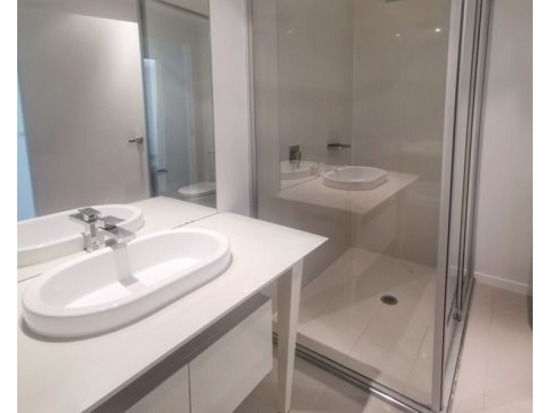 102 North Hill Drive Robina, Robina QLD 4226