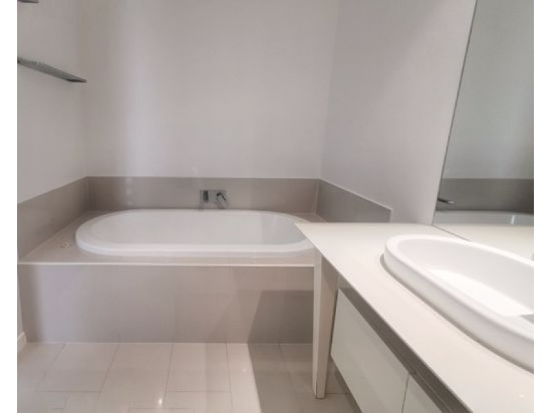 102 North Hill Drive Robina, Robina QLD 4226