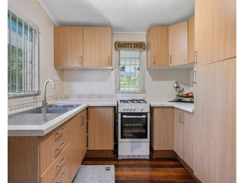 21 Charles Ave, Logan Central QLD 4114