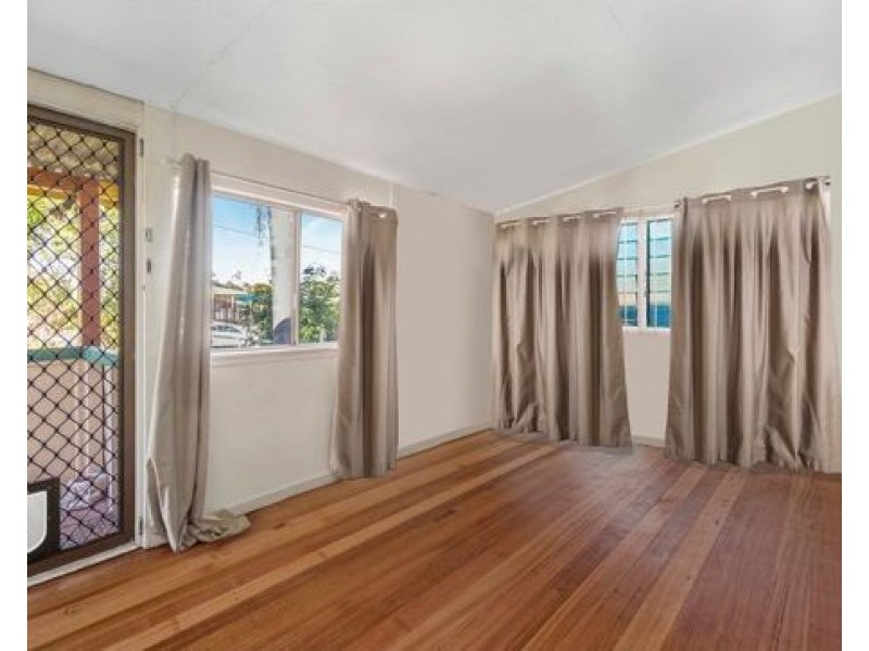 21 Charles Ave, Logan Central QLD 4114