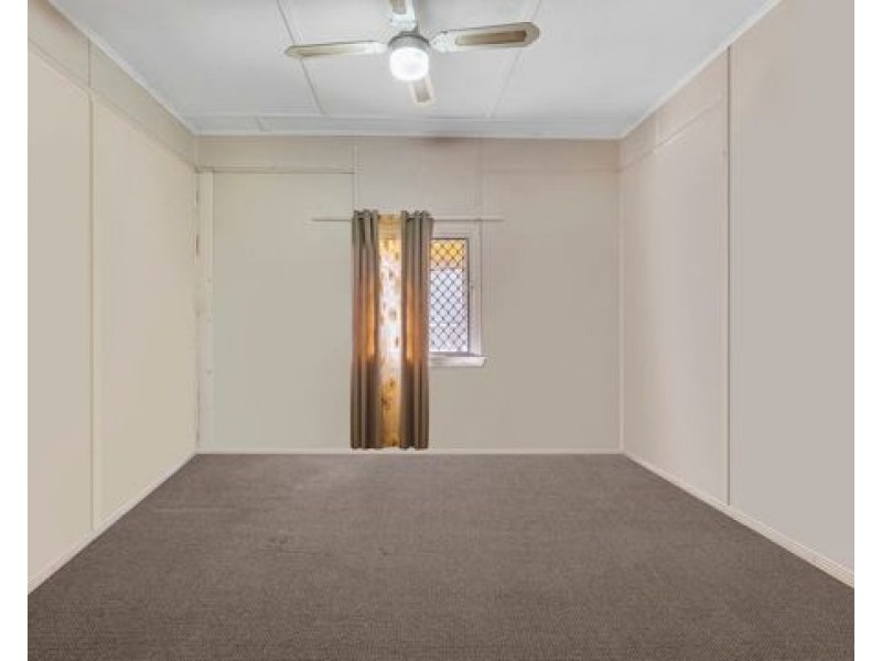 21 Charles Ave, Logan Central QLD 4114