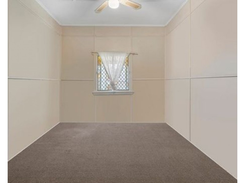 21 Charles Ave, Logan Central QLD 4114