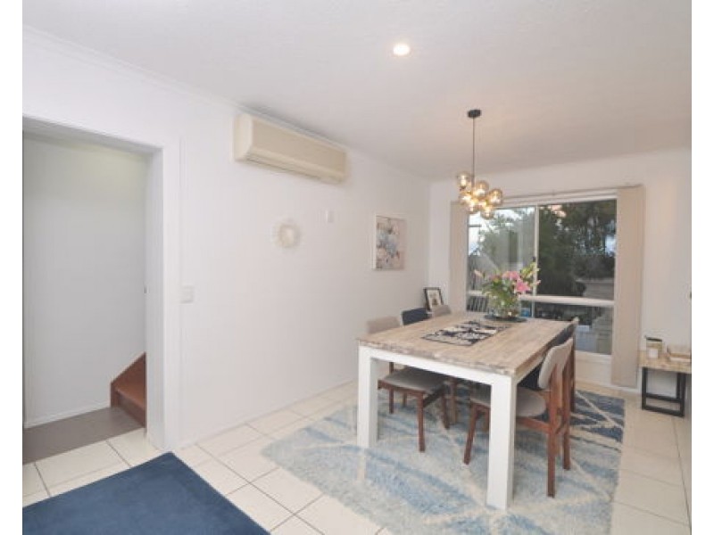 18 Jabiluka Drive, Highland Park QLD 4211
