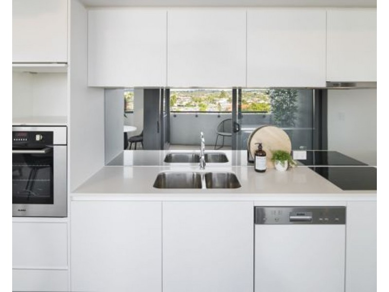 11707/300 Old Cleveland Road, Coorparoo QLD 4151