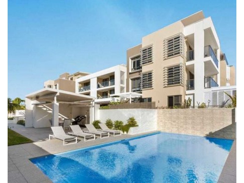 8/37 Sickle Avenue, Hope Island QLD 4212