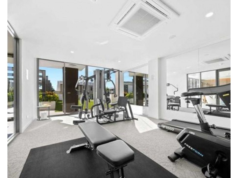 8/37 Sickle Avenue, Hope Island QLD 4212