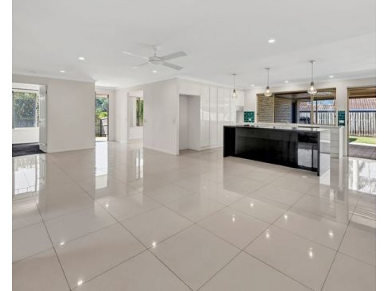 1 Galapagos Way, Pacific Pines QLD 4211
