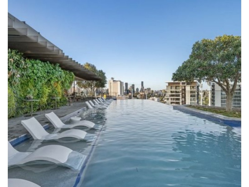 611/62 Logan Road, Woolloongabba QLD 4102