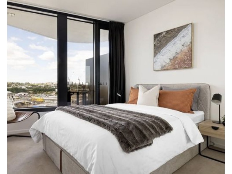 611/62 Logan Road, Woolloongabba QLD 4102