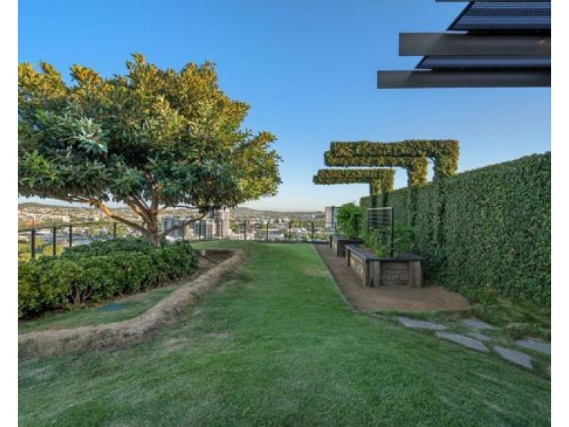 611/62 Logan Road, Woolloongabba QLD 4102