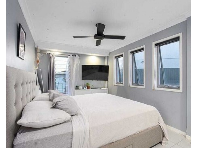 16 Monte Vista Court, Broadbeach Waters QLD 4218