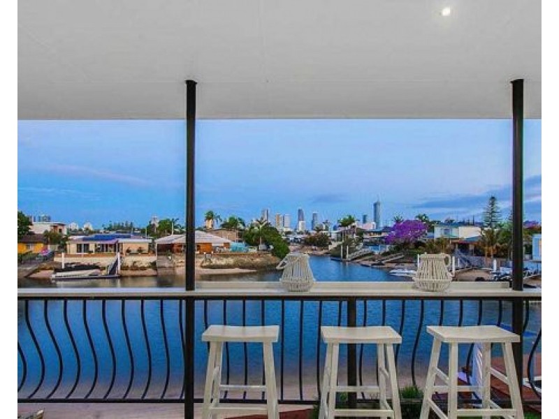 16 Monte Vista Court, Broadbeach Waters QLD 4218