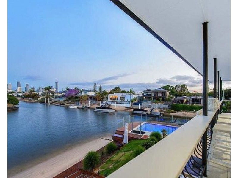 16 Monte Vista Court, Broadbeach Waters QLD 4218