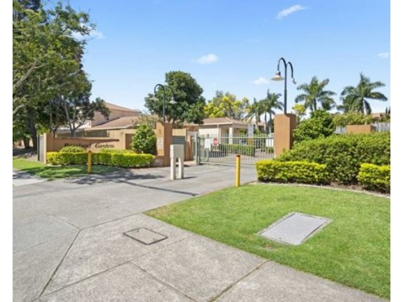 1/1 Warbler Parade, Varsity Lakes QLD 4227