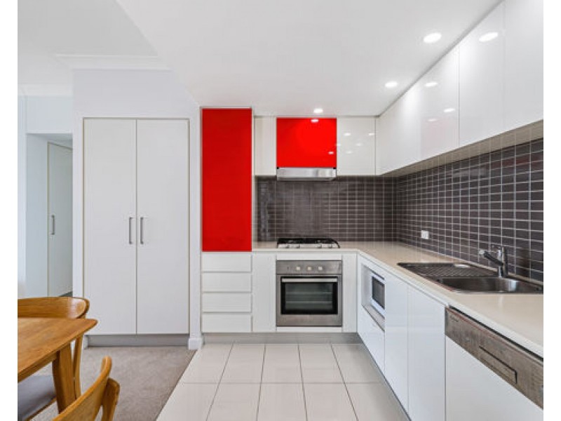 33101/9 Lawson Street, Southport QLD 4215