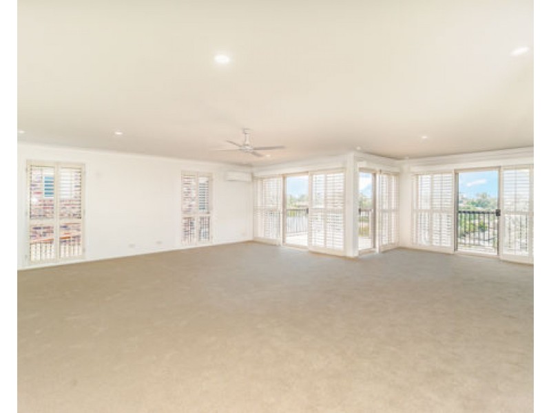 11 Federal Pl, Robina QLD 4226